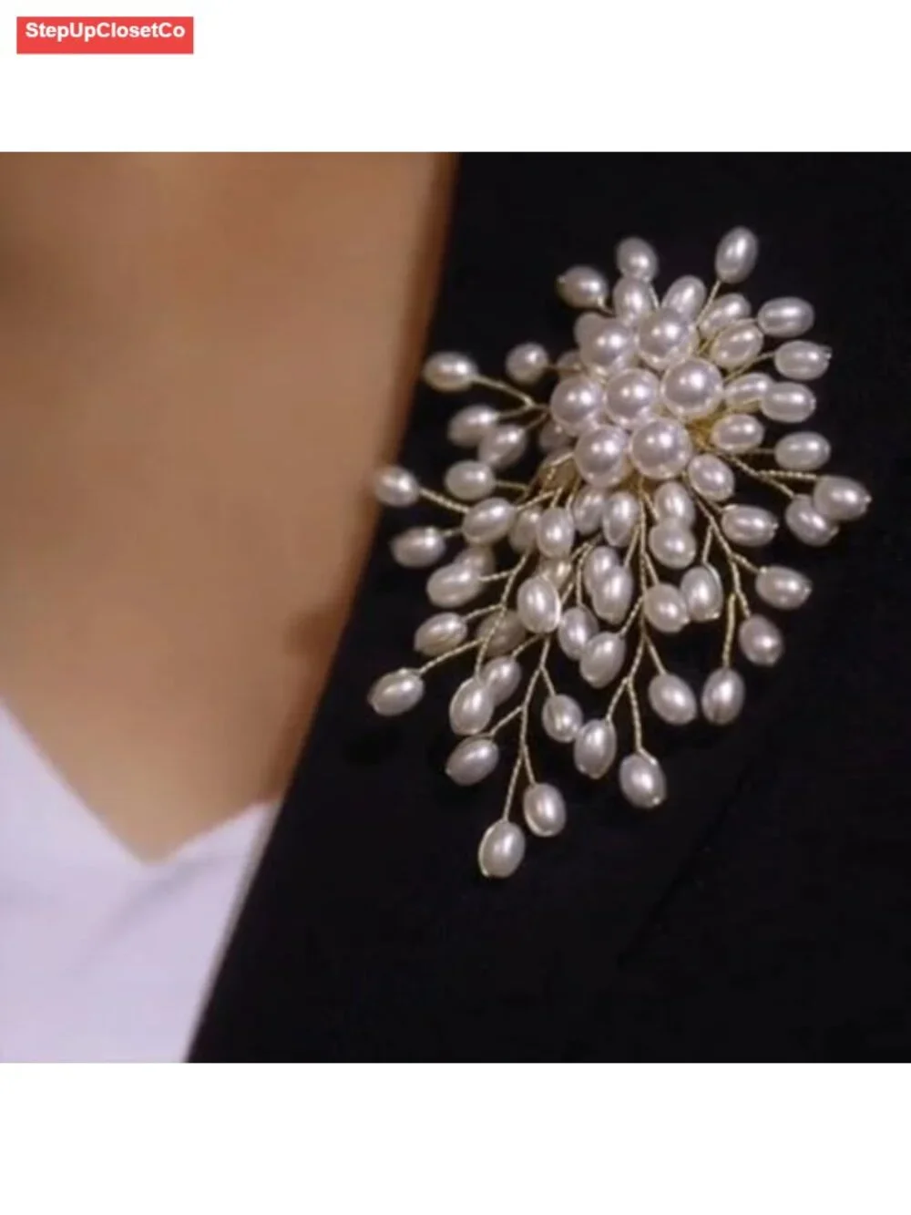 White Oval Pearl Floral Brooch Pin for Women Dainty Y2K Jewelry